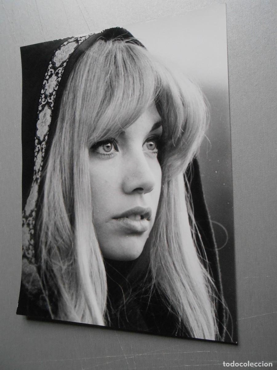 Fotos de Cantantes: FOTO de - KARINA - de 18 x 24 cms.