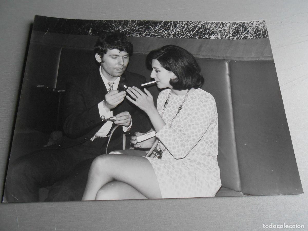 Fotos de Cantantes: FOTO de - CONCHITA VELASCO y RAPHAEL - de 24 x 18 cms.
