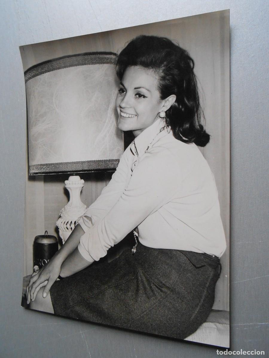 Fotos de Cantantes: FOTO de - CARMEN SEVILLA - de 18 x 24 cms.