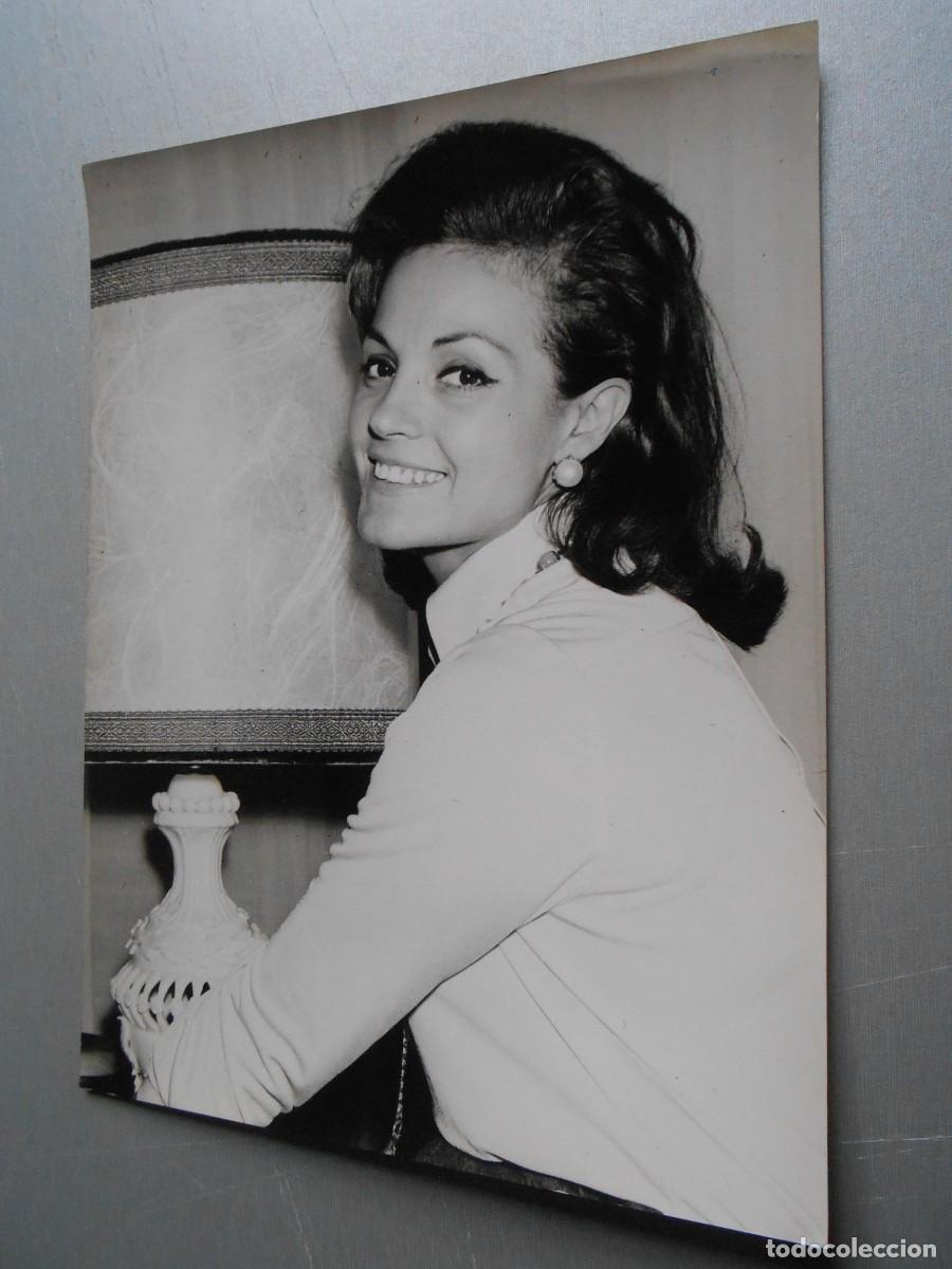 Fotos de Cantantes: FOTO de - CARMEN SEVILLA - de 18 x 24 cms.