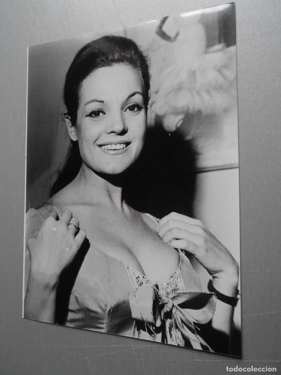 Fotos de Cantantes: FOTO de - CARMEN SEVILLA - de 18 x 24 cms.