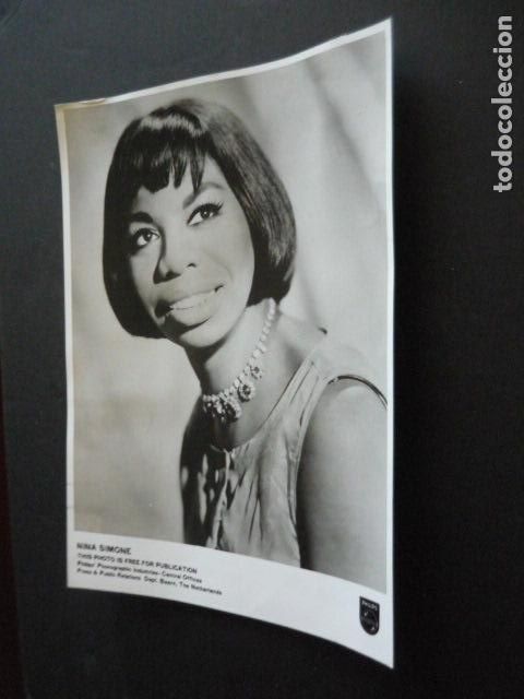 Photos of Singers: NINA SIMONE CANTANTE JAZZ ANTIGUA FOTOGRAFIA ORIGINAL 18 X 24 CM