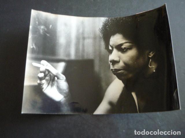 Photos of Singers: NINA SIMONE CANTANTE JAZZ ANTIGUA FOTOGRAFIA ORIGINAL 18 X 12 CM