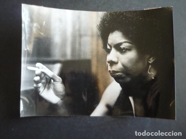 Photos of Singers: NINA SIMONE CANTANTE JAZZ ANTIGUA FOTOGRAFIA ORIGINAL 18 X 12 CM