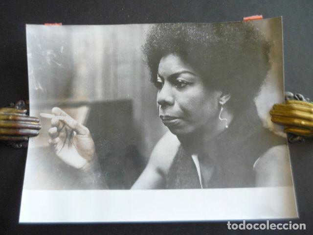 Photos of Singers: NINA SIMONE CANTANTE JAZZ ANTIGUA FOTOGRAFIA ORIGINAL 18 X 24 CM