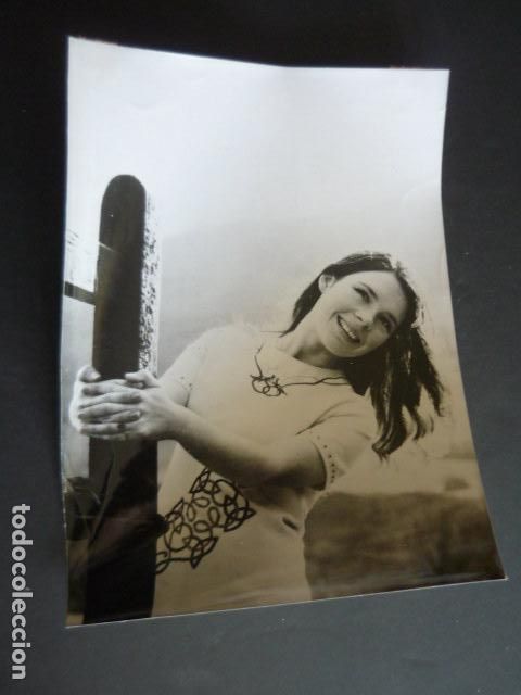 Photos of Singers: DANA CANTANTE ANTIGUA FOTOGRAFIA ORIGINAL 18 X 24 CM