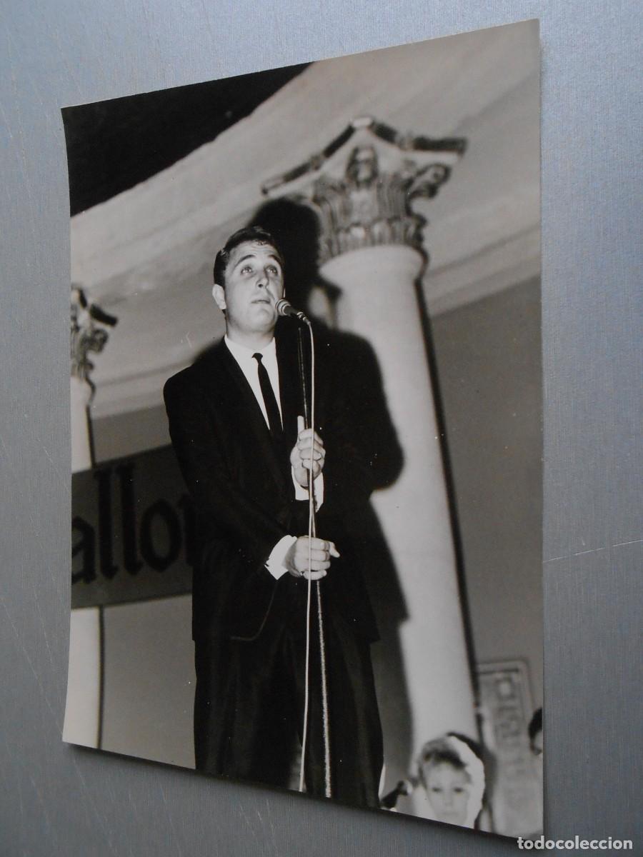 Fotos de Cantantes: FOTO de - JAIME MOREY -, de 15 x 20,5 cms.