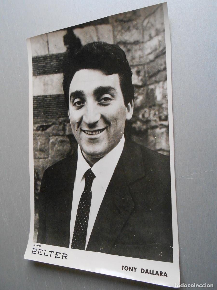 Fotos de Cantantes: FOTO de - TONY DALLARA -, de 18 x 28 cms.