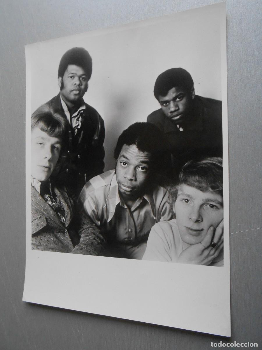 Fotos de Cantantes: FOTO de - THE EQUALS -, de 18 x 24 cms.