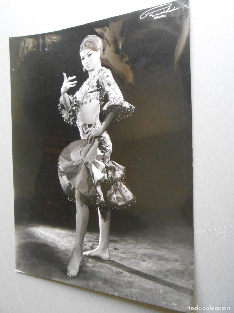 Fotos de Cantantes: FOTO de - MARIA MANUELA -, de 18 x 24 cms.
