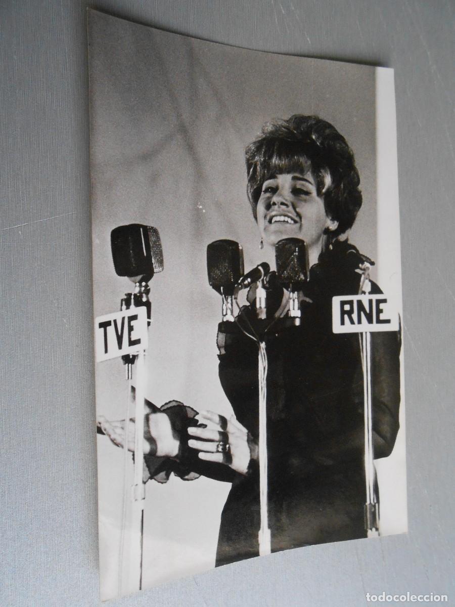 Photos of Singers: FOTO de - ADRIANGELA -, de 11,5 x 18 cms.
