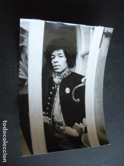 Fotos von Musikern: JIMI HENDRIX CANTANTE 1969 ANTIGUA FOTOGRAFIA ORIGINAL 18 X 13 CM