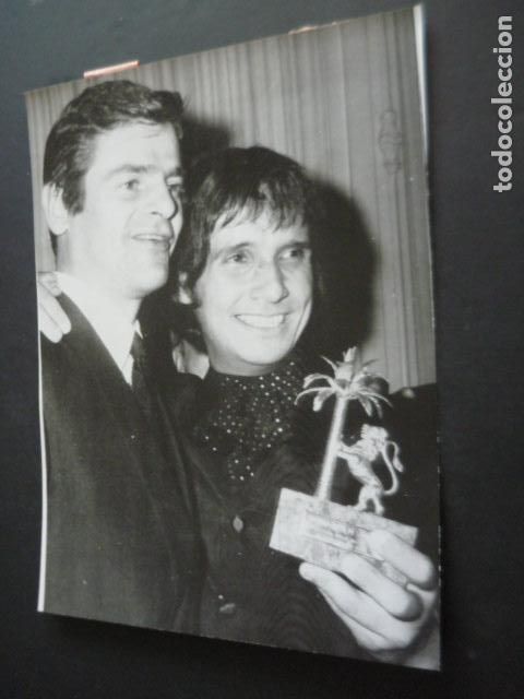 Photos de Chanteurs et Chanteuses: SERGIO ENDRIGO CANTANTE CON ROBERTO CARLOS ANTIGUA FOTOGRAFIA 24 X 18 CM