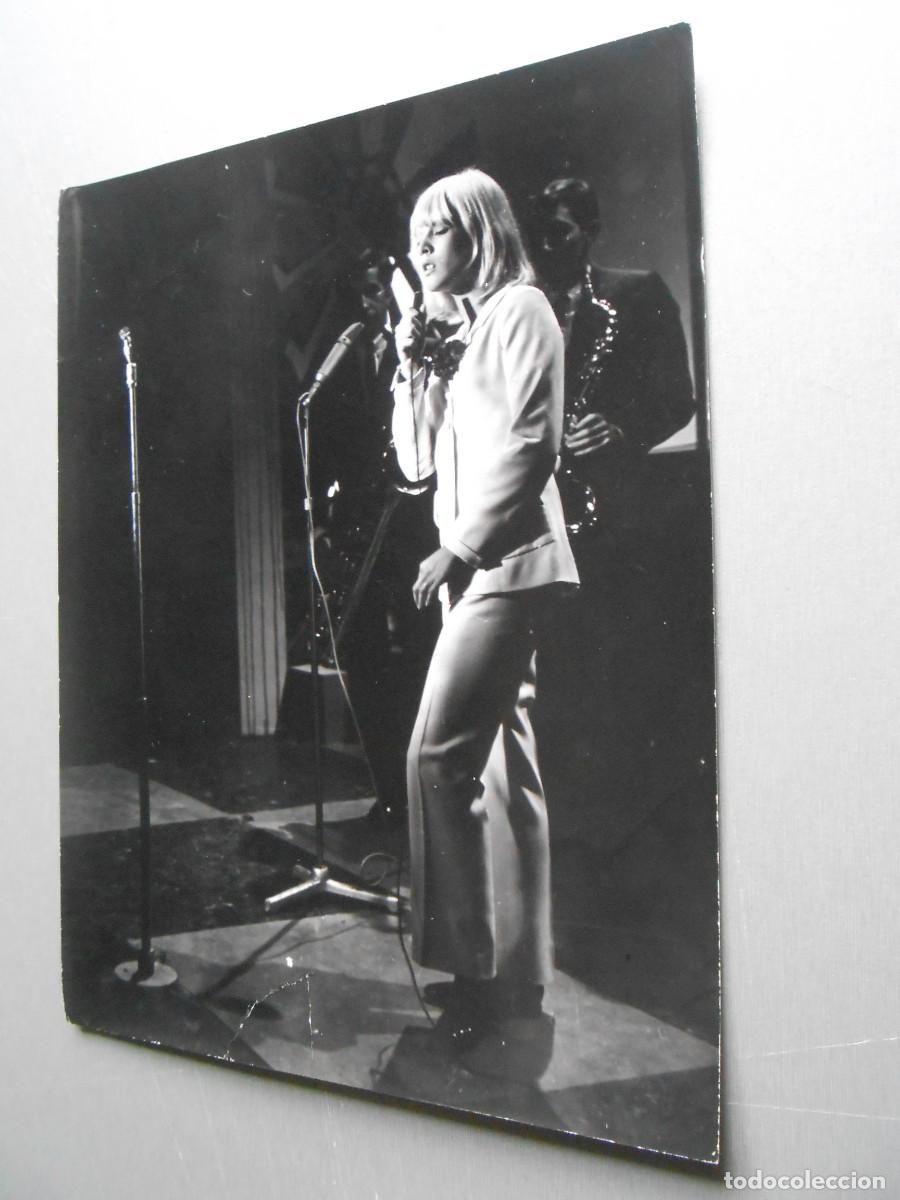 Fotos de Cantantes: FOTO de - SYLVIE VARTAN -, de 18 x 24 cms.