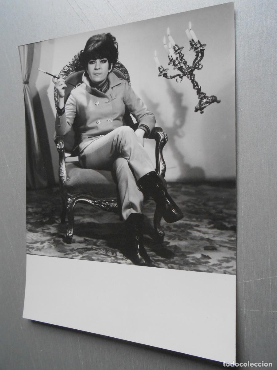 Photos of Singers: FOTO de - LADY SHERRY -, de 18 x 24 cms.