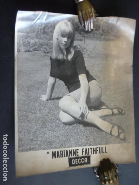 Photos of Singers: MARIANNE FAITHFULL CANTANTE ANTIGUA FOTOGRAFIA 20 X 25 CM
