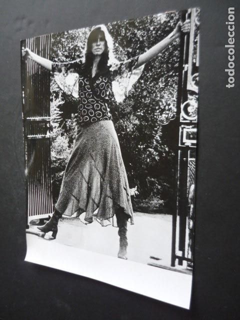 Fotos de Cantores: CARLY SIMON CANTANTE ANTIGUA FOTOGRAFIA ORIGINAL 18 X 24 CM