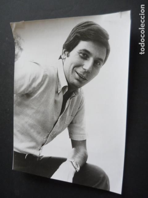 Fotos von Musikern: CARLOS ANTON CANTANTE ANTIGUA FOTOGRAFIA ORIGINAL 24 X 18 CM
