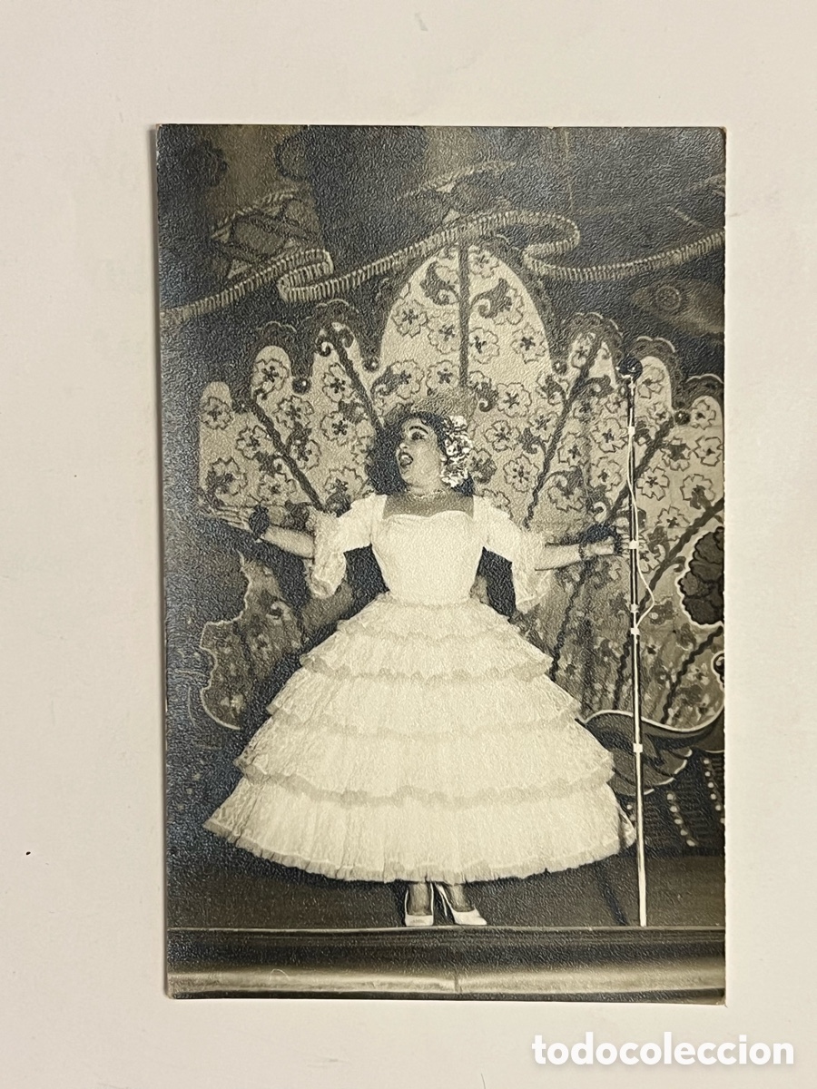 Fotos de Cantores: C&Aacute;NDIDA PEREZ. Estrella de la canci&oacute;n espa&ntilde;ola y flamenca.. (h.1960?) Fotograf&iacute;a Medidas: 14 x 9