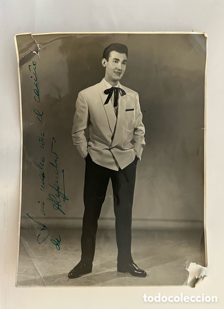 Fotos de Cantantes: ALEJANDRO VARGAS.. un prodigio de la canci&oacute;n espa&ntilde;ola.. dedicada a su madre. Esquinas da&ntilde;adas