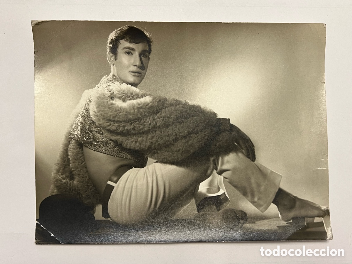 Fotos de Cantantes: ALEJANDRO VARGAS.. un prodigio de la canci&oacute;n espa&ntilde;ola.. (h.1960?) Med&iacute;das: 24 x 18 cm