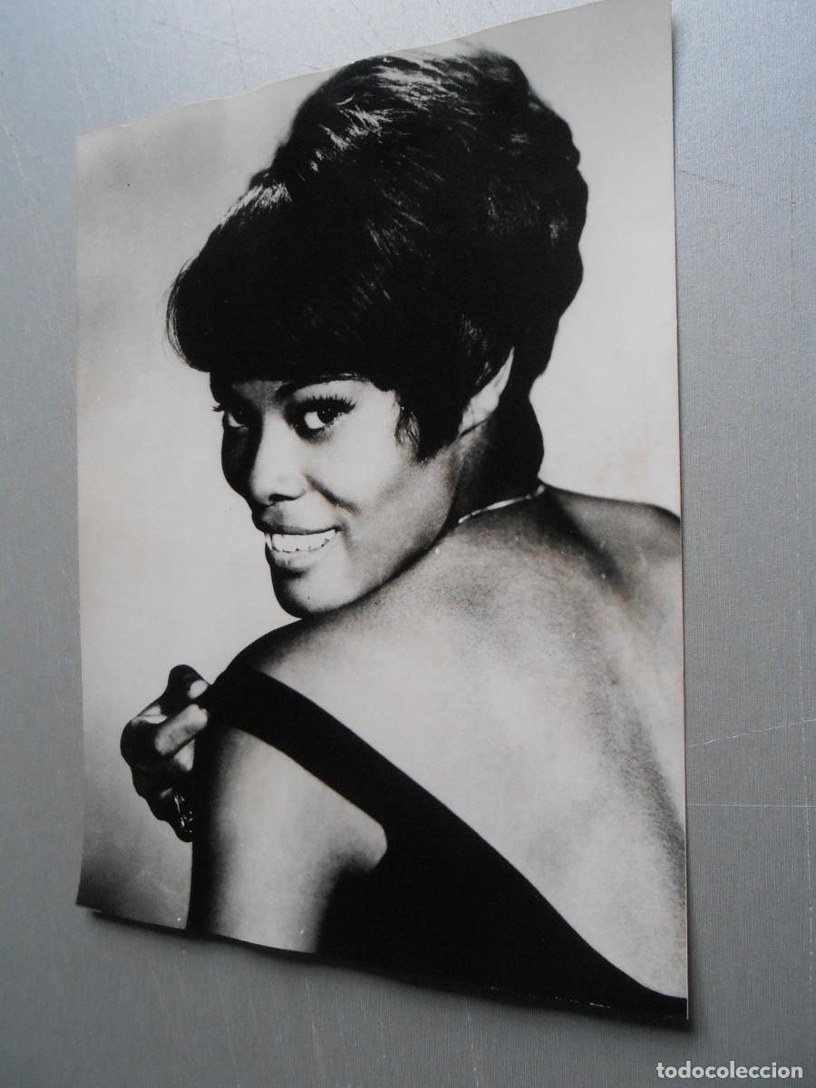 Fotos de Cantantes: FOTO de - DIONNE WARWICK - de 18 x 24 cms