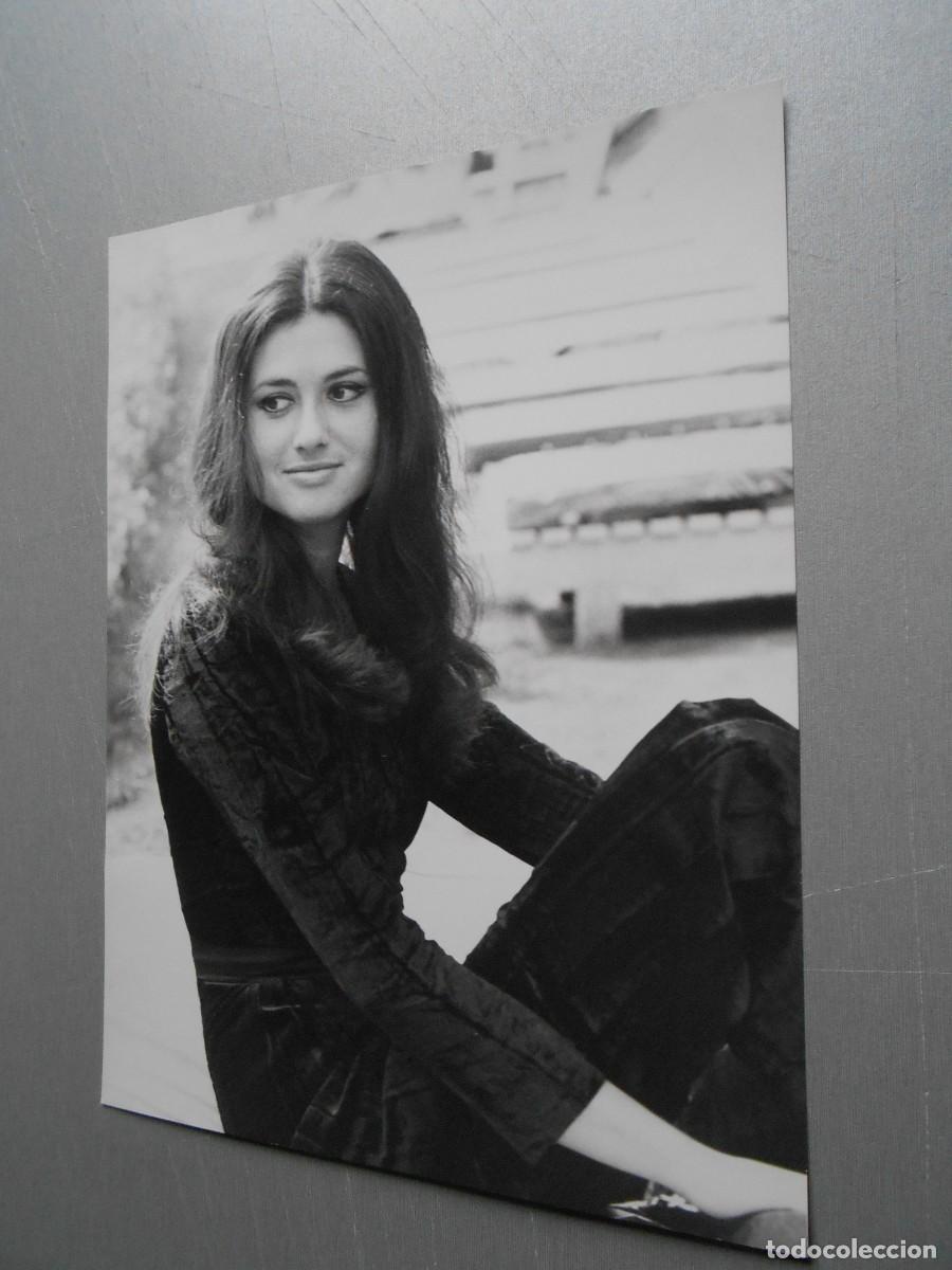 Fotos de Cantantes: FOTO de - GIGLIOLA CINQUETTI - de 18 x 24 cms