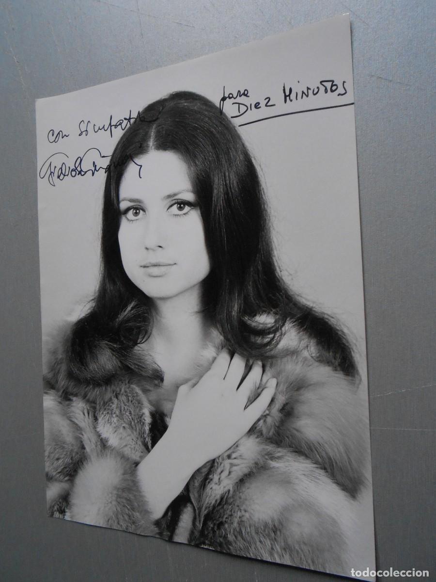 Fotos de Cantantes: FOTO de - GIGLIOLA CINQUETTI - de 18 x 24 cms