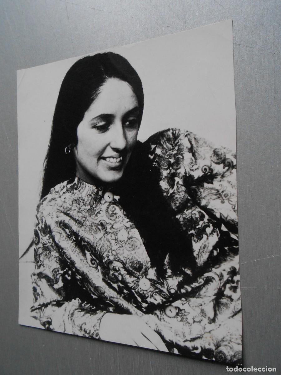 Fotos de Cantantes: FOTO de - JOAN BAEZ - de 17 x 21 cms