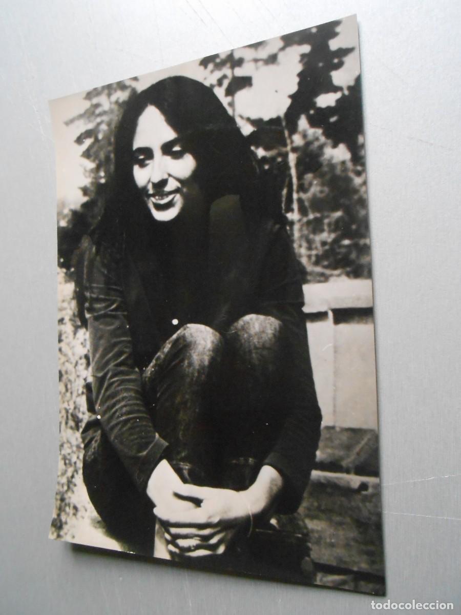 Fotos de Cantantes: FOTO de - JOAN BAEZ - de 18 x 24 cms