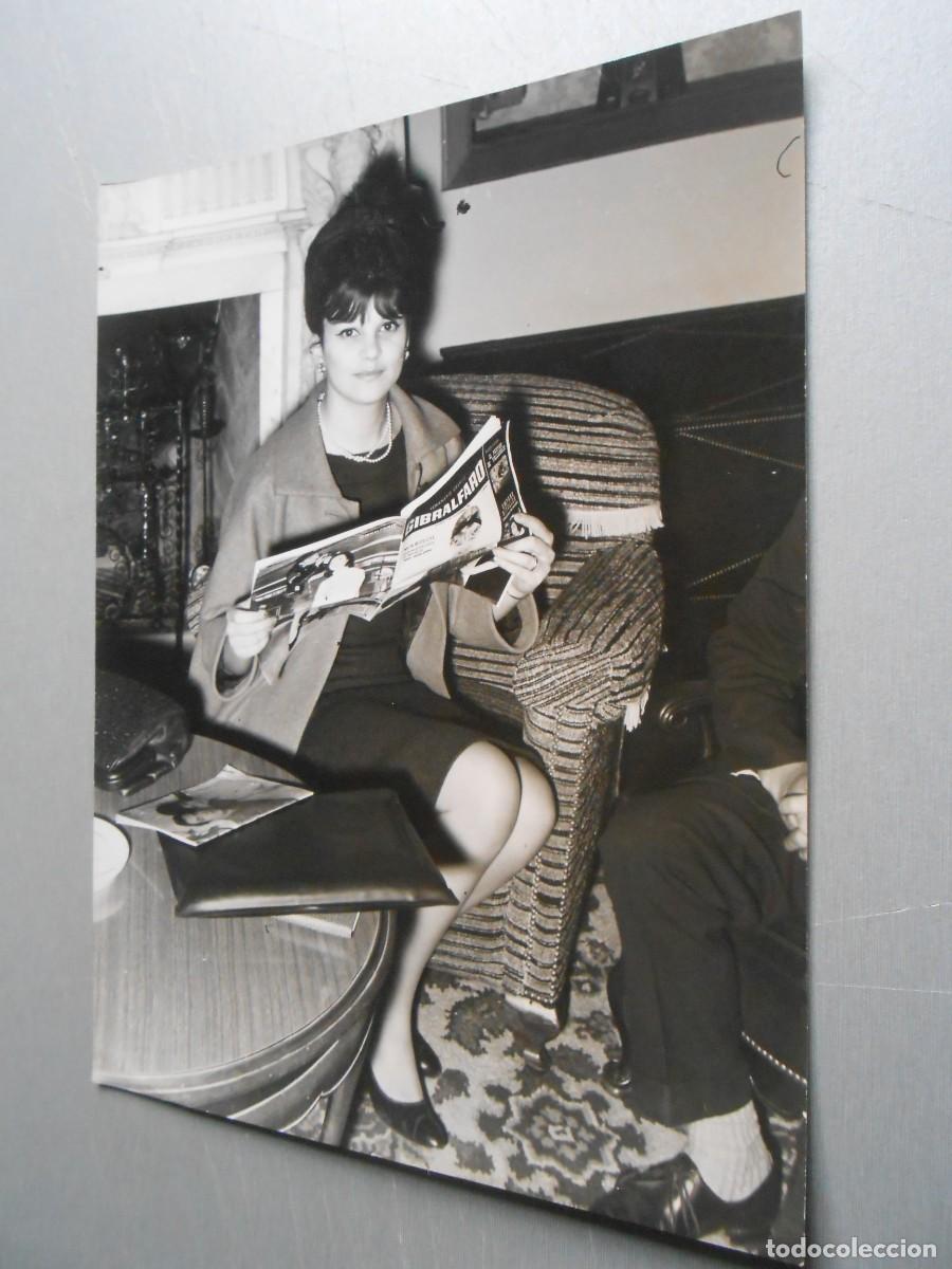 Fotos de Cantantes: FOTO de - MILVA - de 18 x 24 cms