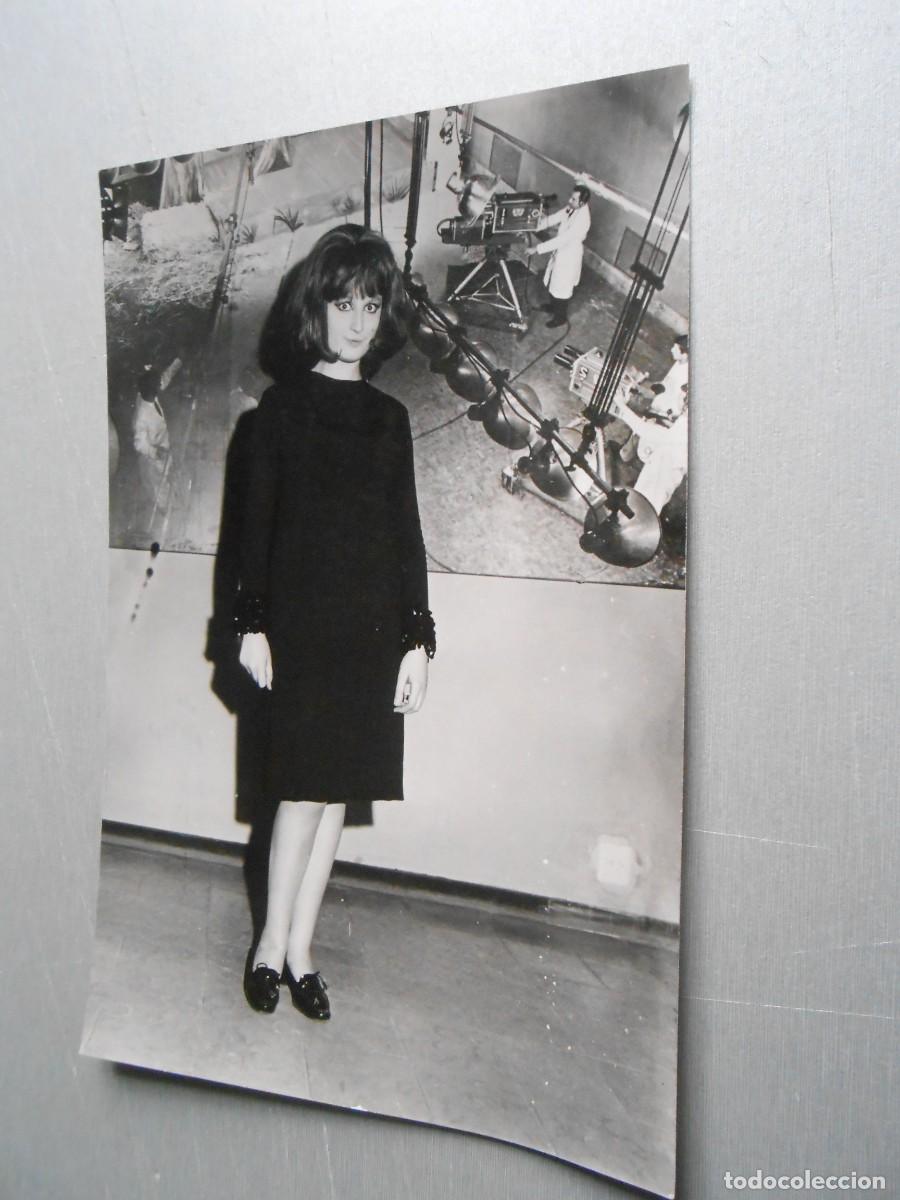 Fotos de Cantantes: FOTO de - MINA - de 12 x 18 cms