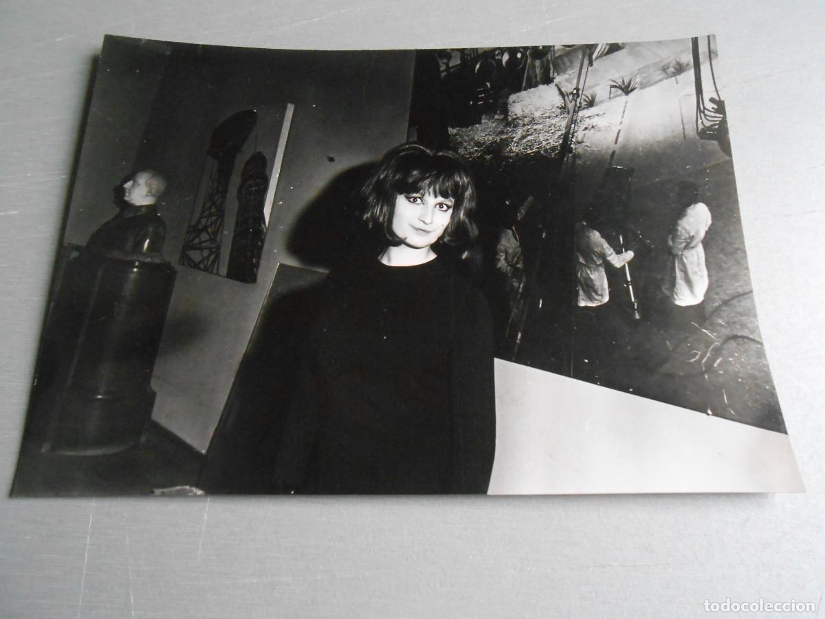 Fotos de Cantantes: FOTO de - MINA - de 18 x 13 cms