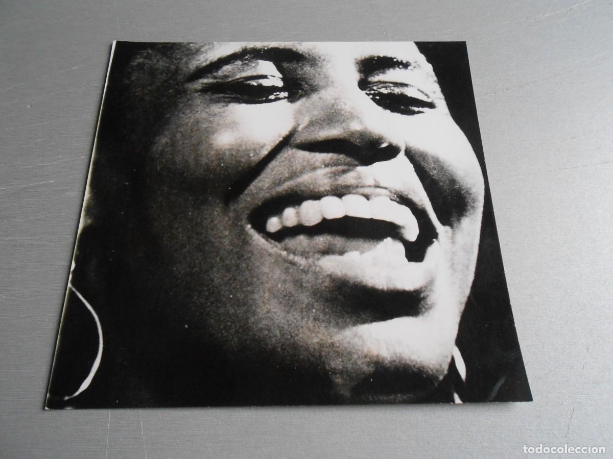 Fotos de Cantantes: FOTO de - MIRIAN MAKEBA - de 16,5 x 16,5 cms