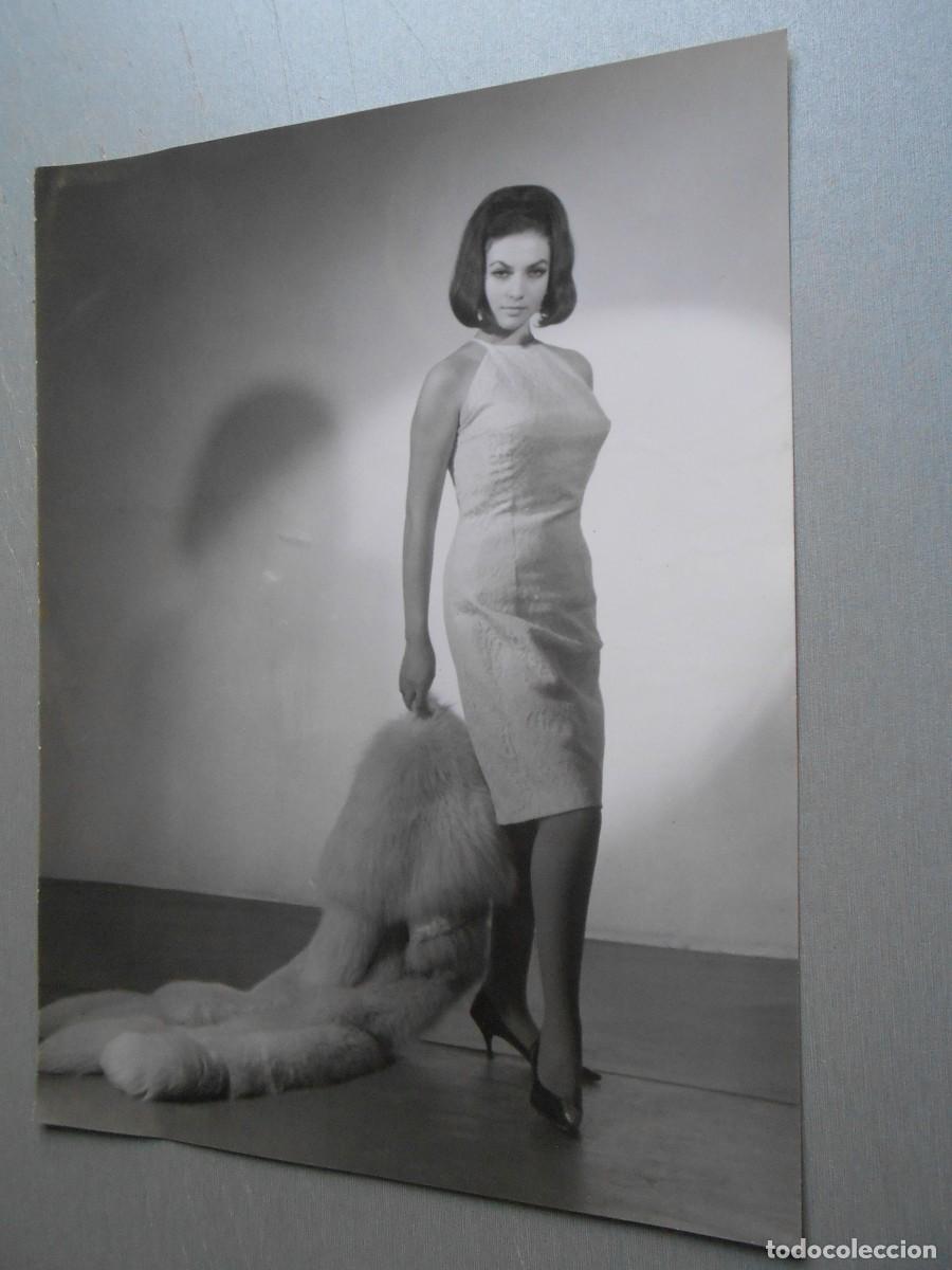 Fotos de Cantantes: FOTO de - SILVANA VELASCO - de 18 x 24 cms