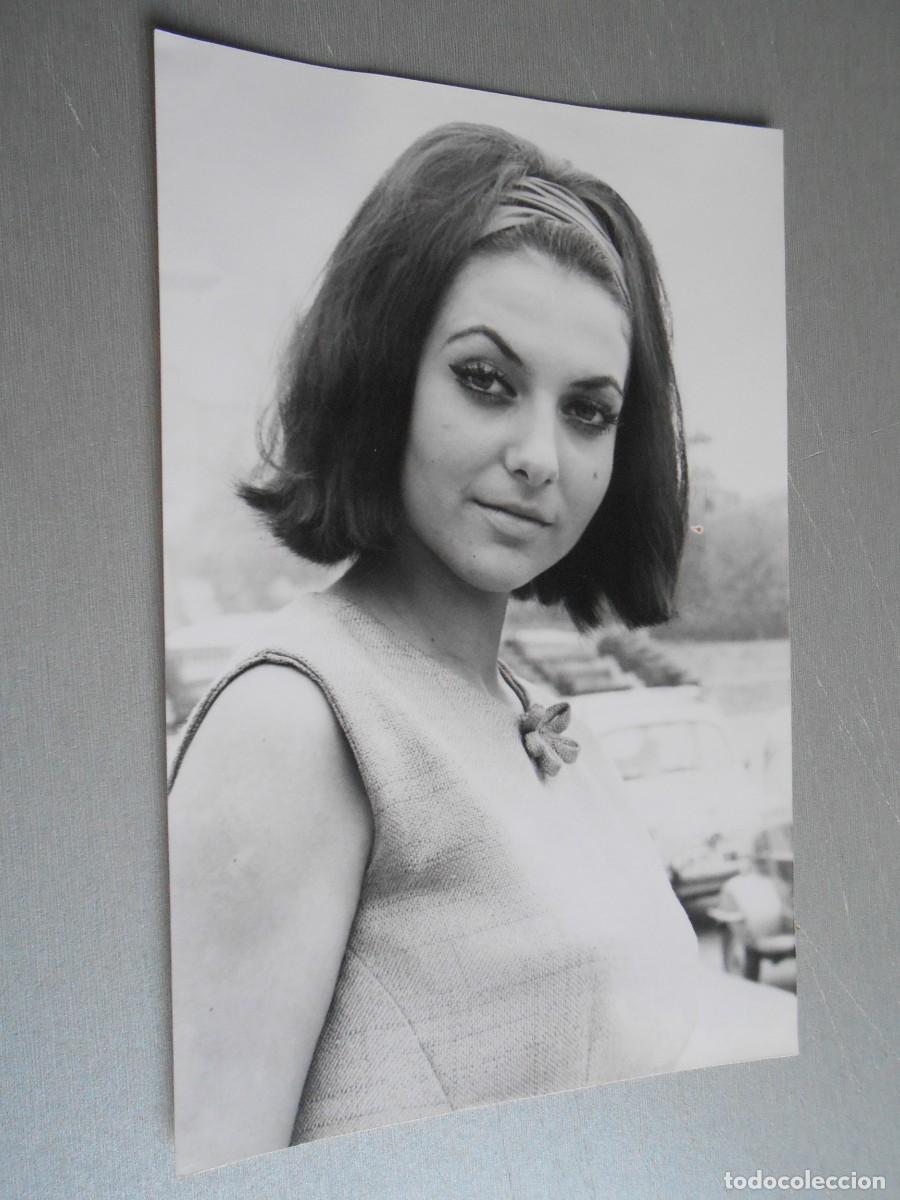 Fotos de Cantantes: FOTO de - SILVANA VELASCO - de 12 x 18 cms