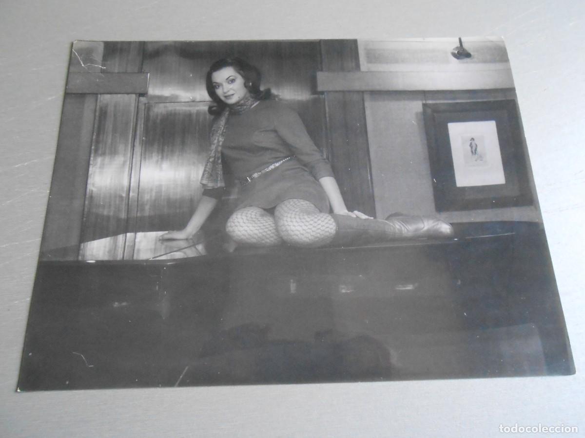 Fotos de Cantantes: FOTO de - MIKAELA - de 24 x 18 cms