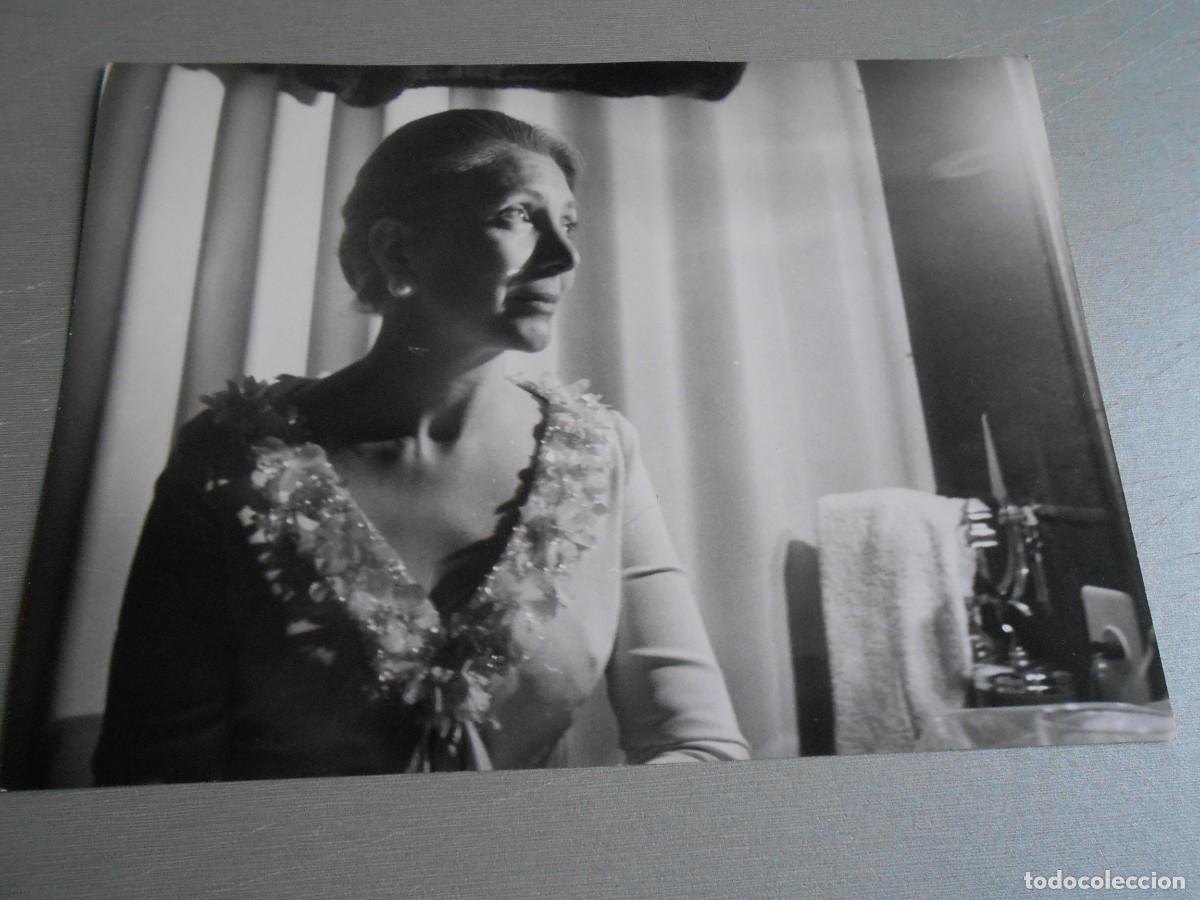 Fotos de Cantantes: FOTO de - MAR&Iacute;A DOLORES PRADERA - de 18 x 13 cms