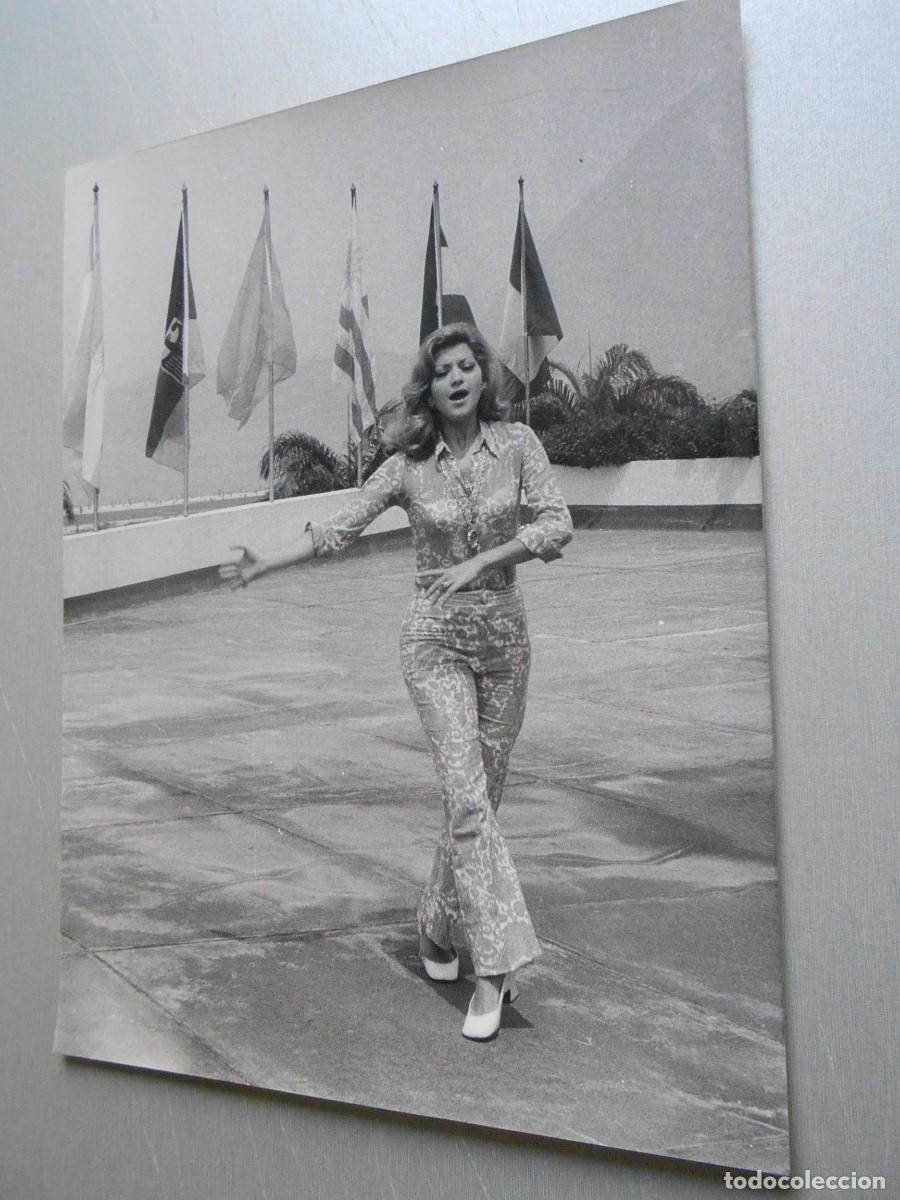Fotos de Cantantes: FOTO de - CONCHITA BAUTISTA - de 18 x 24 cms