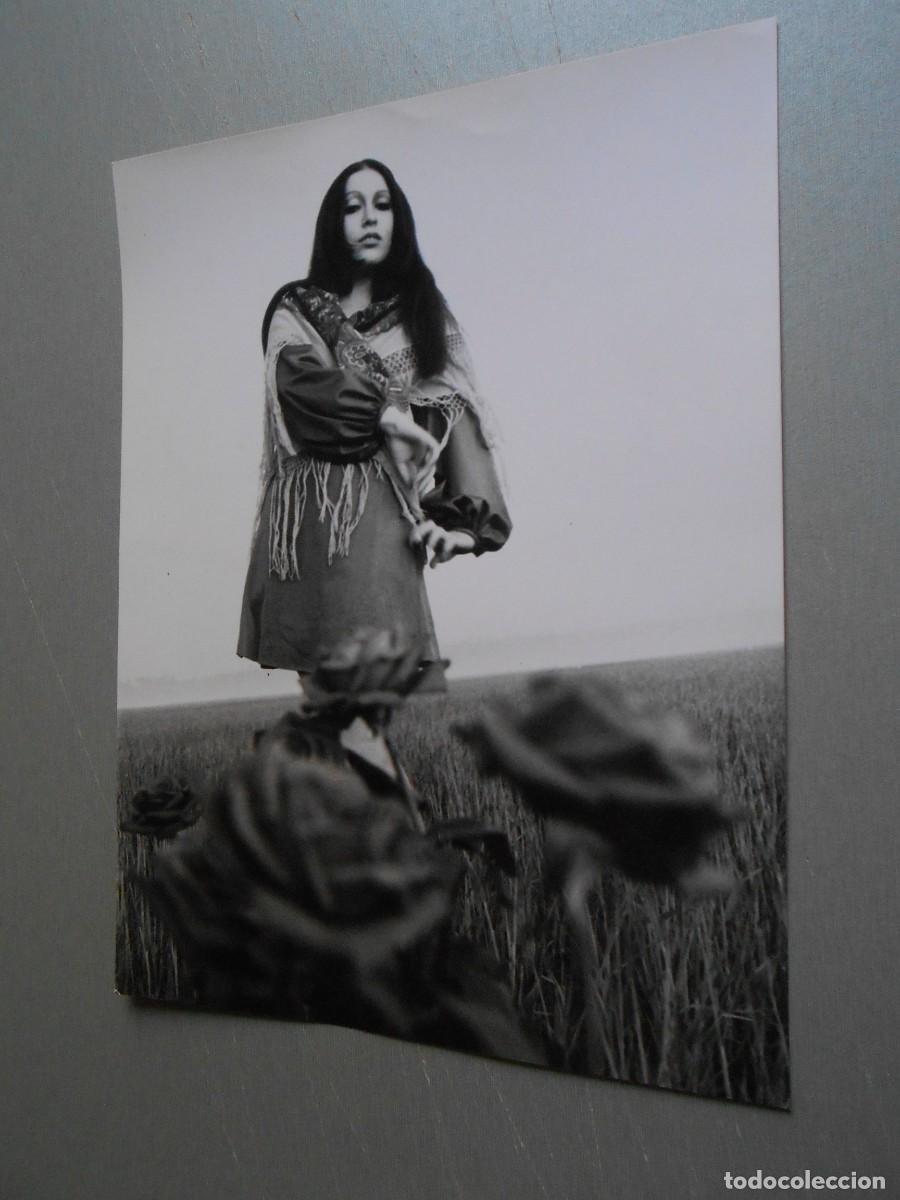 Fotos de Cantantes: FOTO de - MASSIEL - de 18 x 24 cms