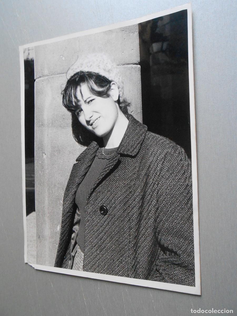Fotos de Cantantes: FOTO de - MARIA OSTIZ - de 18 x 24 cms