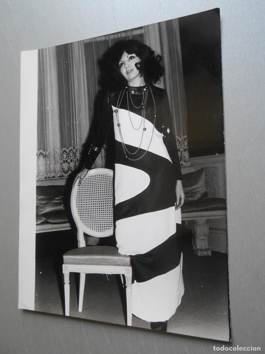 Fotos de Cantantes: FOTO de - MARUJITA DIAZ - de 18 x 24 cms