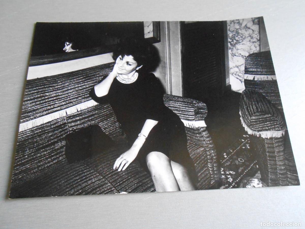 Fotos de Cantantes: FOTO de - MARUJITA DIAZ - de 18 x 13 cms