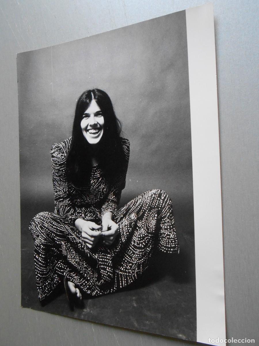 Fotos de Cantantes: FOTO de - CECILIA - de 18 x 24 cms