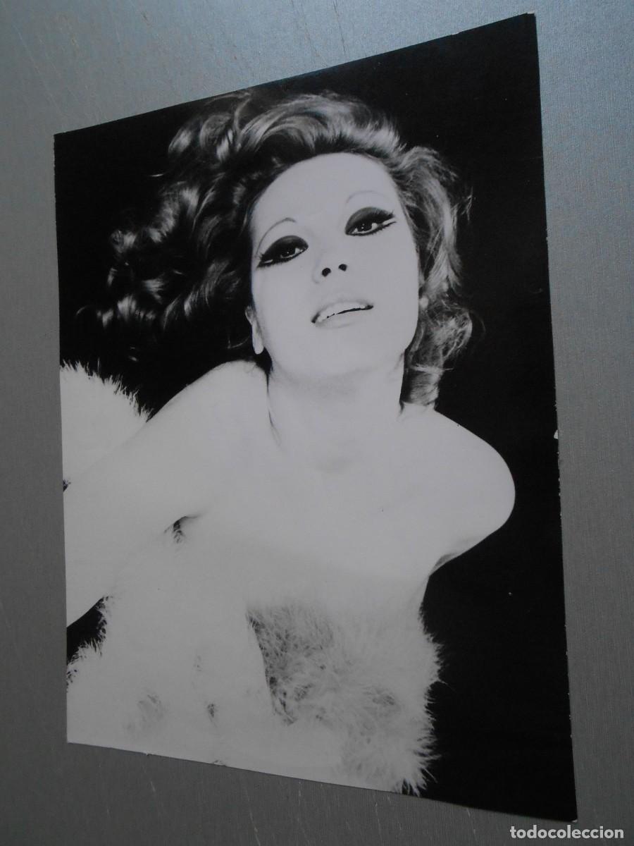 Fotos de Cantantes: FOTO de - ROSA MORENA - de 17 x 22 cms