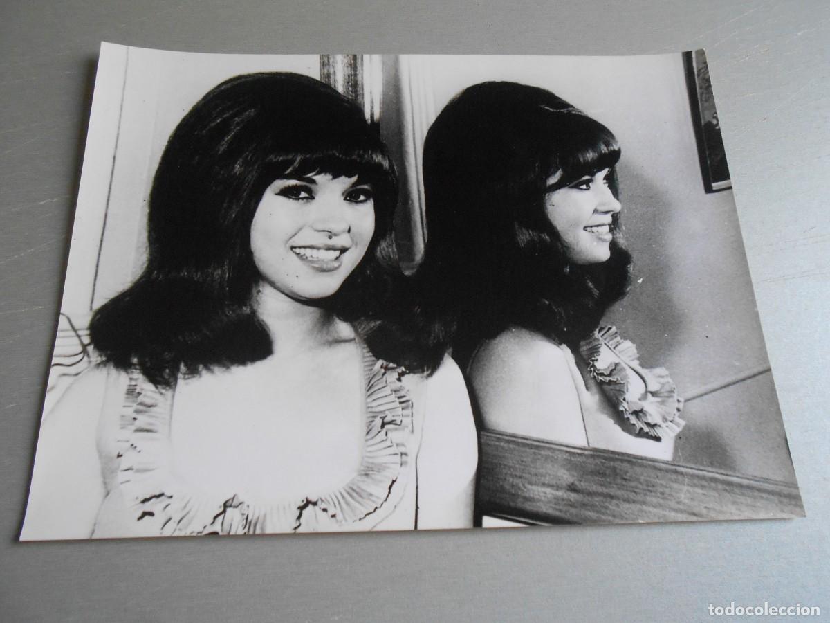Fotos de Cantantes: FOTO de - ROSA MORENA - de 24 x 18 cms