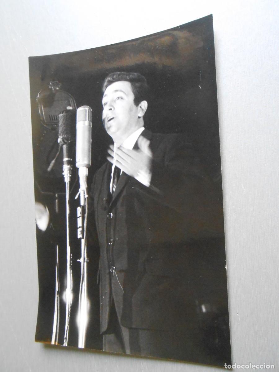 Fotos de Cantantes: FOTO de - JOSE LUIS URIBARRI - de 12 x 18 cms