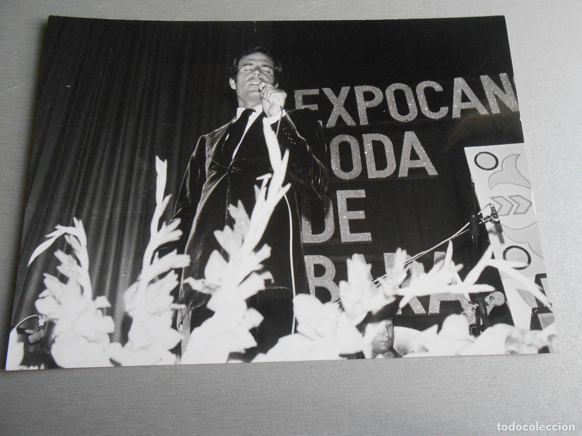 Fotos de Cantantes: FOTO de - JULIO IGLESIAS - de 18 x 13 cms