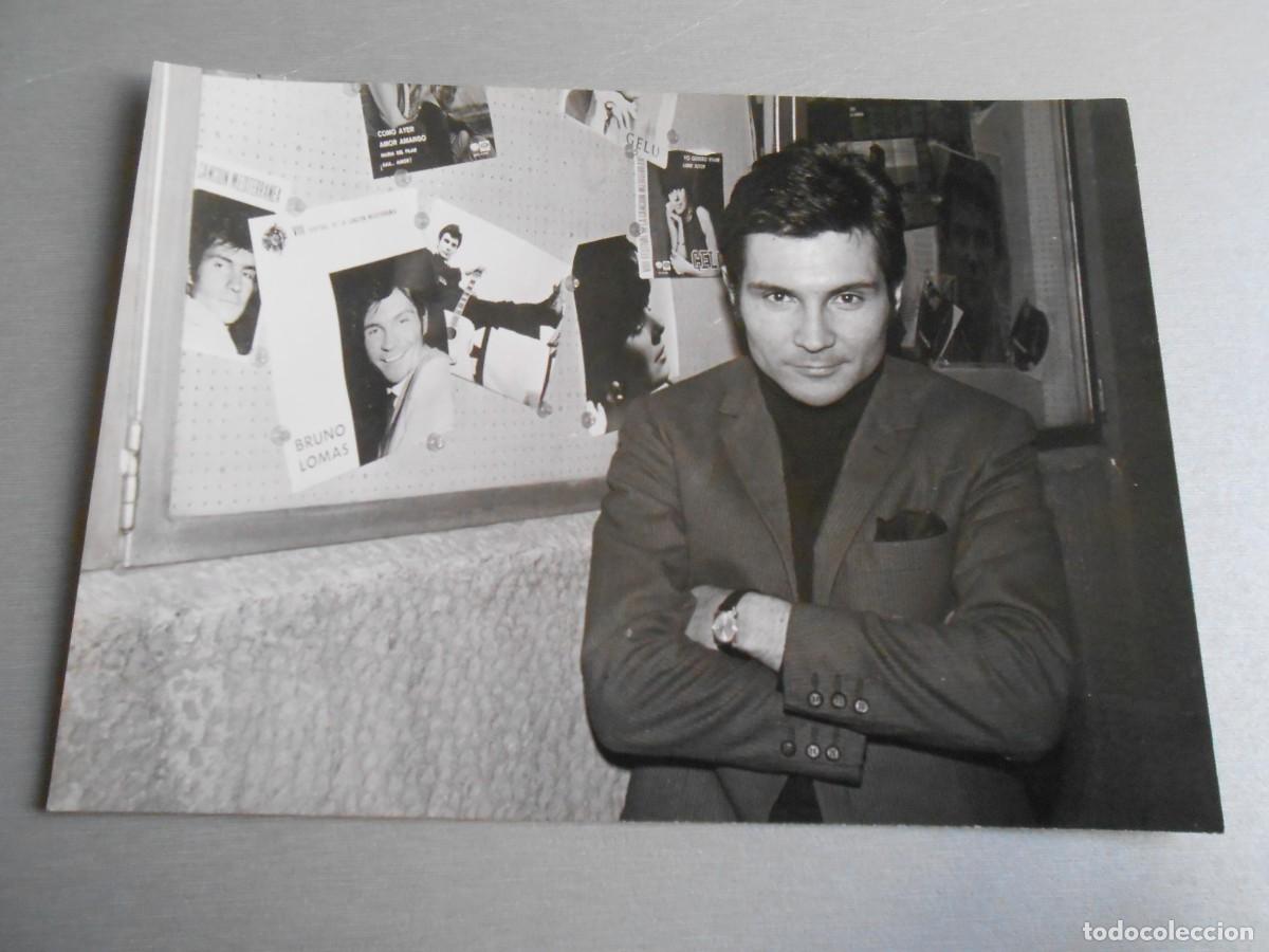 Fotos de Cantantes: FOTO de - BRUNO LOMAS - de 18 x 13 cms