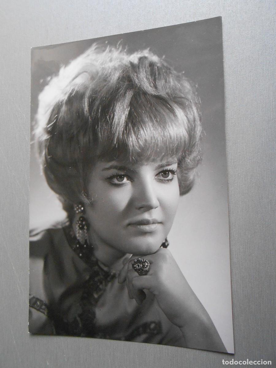 Fotos de Cantantes: FOTO de - BETINA - de 12 x 18 cms